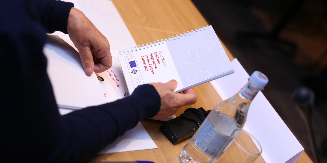 PIN Armenia hosted a meeting with participation of the representatives of European Union in Armenia, including Deputy Head of the EU delegation to Armenia, Jan Plešinger and Regional Director for the Eastern Partnership and Balkans division at People in Need, Petr Drbohlav, Regional Programme Manager, Šuráňová Dorota. 

The meeting was organised within the frame of EU funded “COVID-19 Solidarity Programme for Eastern Partnership” regional programme. During the meeting 11 partner civil society organisations that are currently implementing grant projects across Armenia were also present.